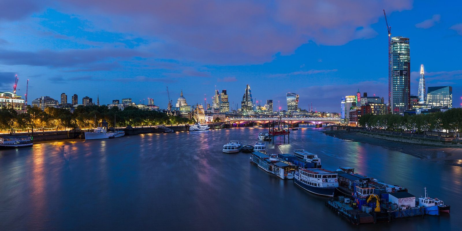 Utsikt over London med Themsen